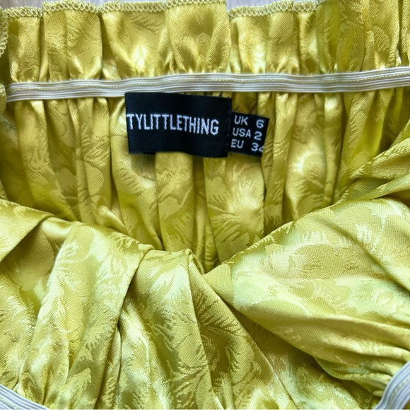 PRETTY LITTLE THING Lime Green Satin Frill Hem Crop Top & Tie Waist Wrap Skirt - Picture 11 of 14